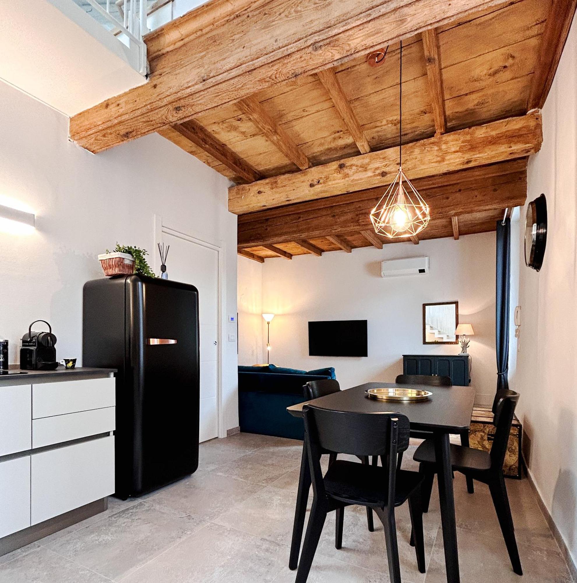 Apartamento La Loggia Dei Conti Cuneo Exterior foto