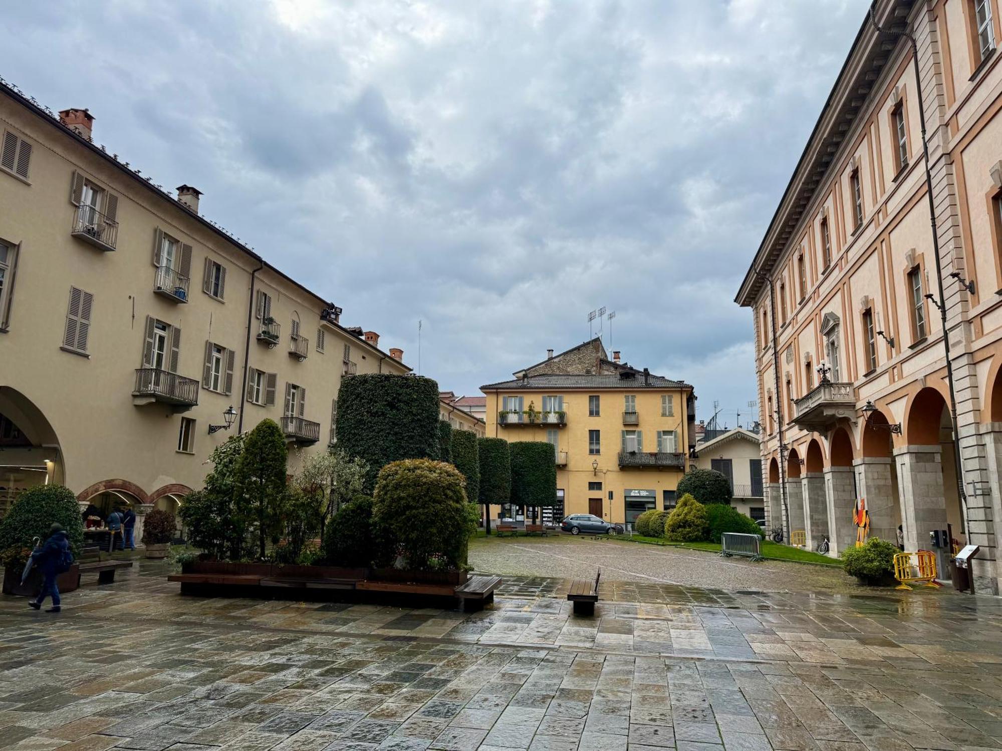 Apartamento La Loggia Dei Conti Cuneo Exterior foto